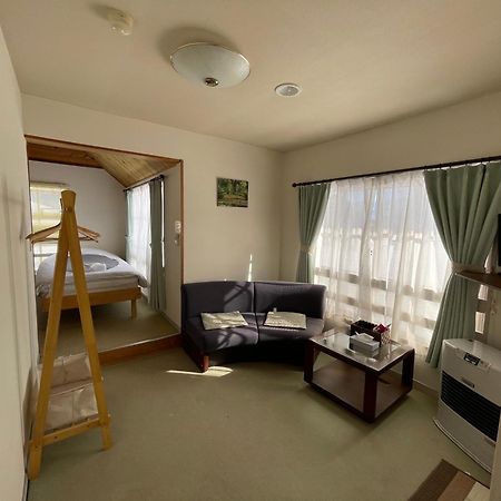 Hakuba Snow Fox Bed & Breakfast Exterior photo
