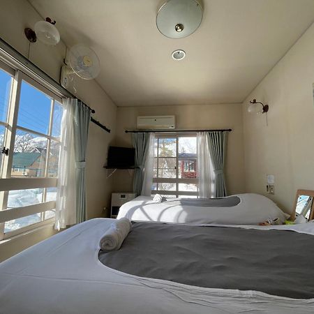 Hakuba Snow Fox Bed & Breakfast Exterior photo