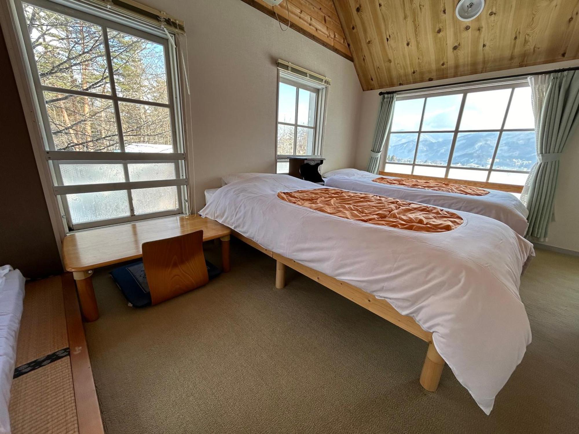 Hakuba Snow Fox Bed & Breakfast Exterior photo