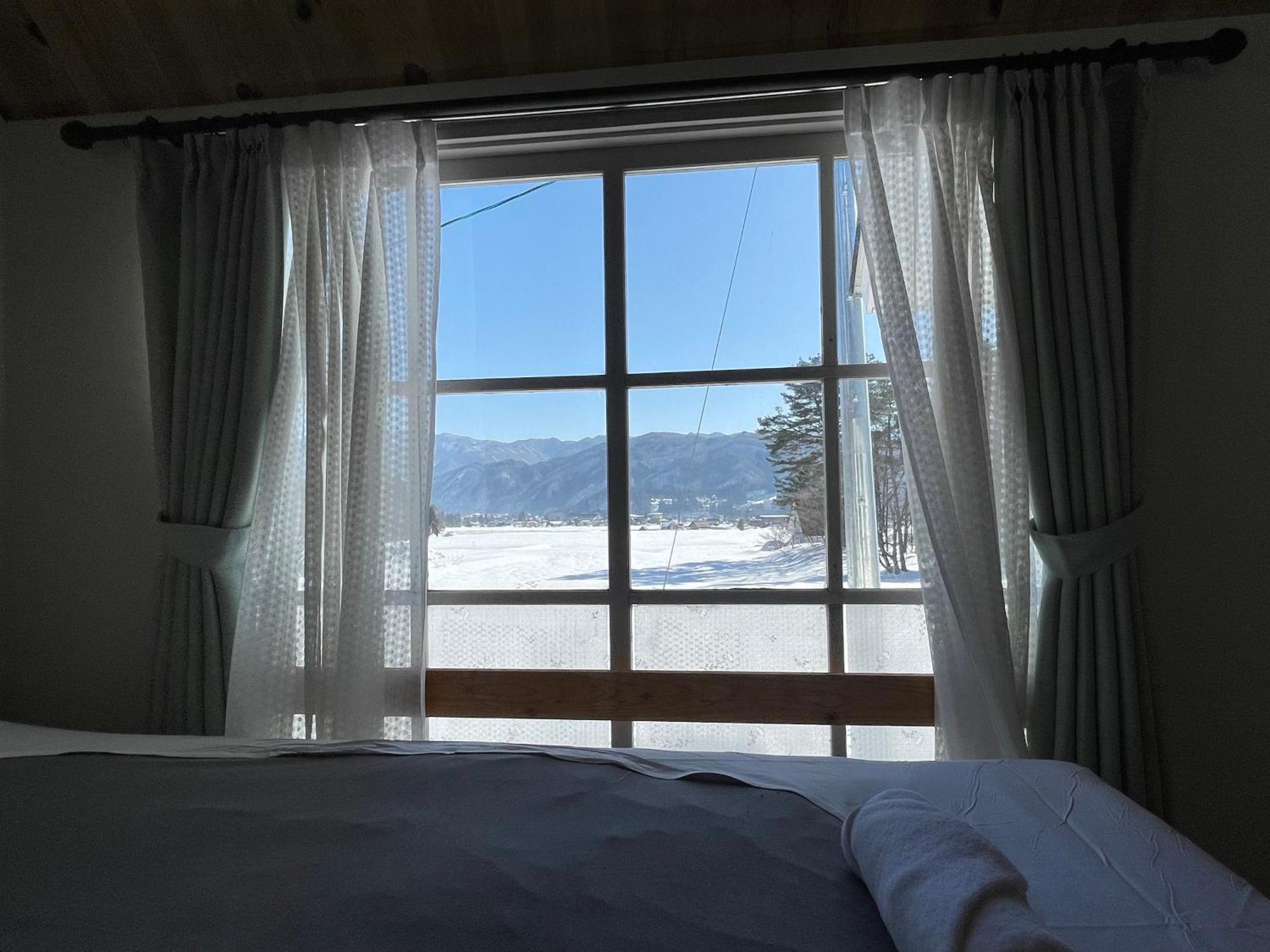 Hakuba Snow Fox Bed & Breakfast Exterior photo