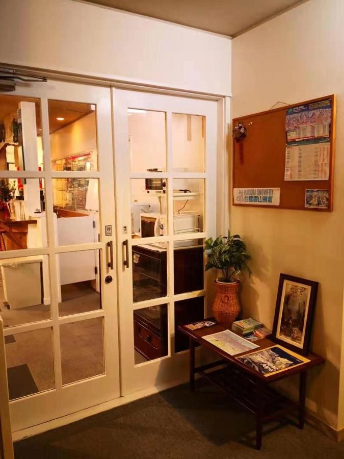 Hakuba Snow Fox Bed & Breakfast Exterior photo